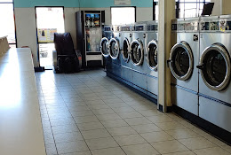 Coin Laundry/Lavanderia