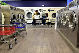 Dee’s Cleaners & Laundromat